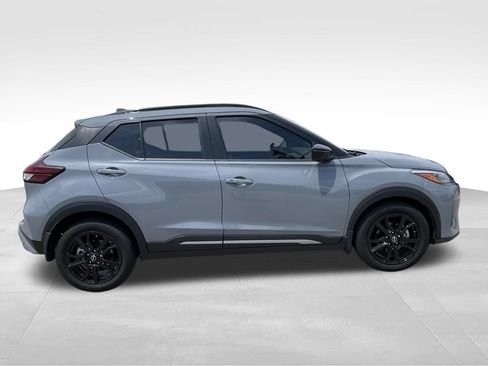Used 2024 Nissan Kicks SR w/ SR Premium Package FWD image 24