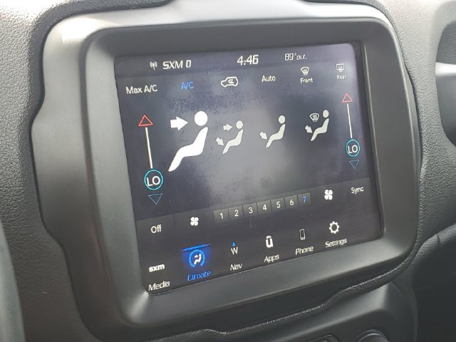Used 2022 Jeep Renegade Altitude w/ Sun/Sound Group AWD/4WD image 16