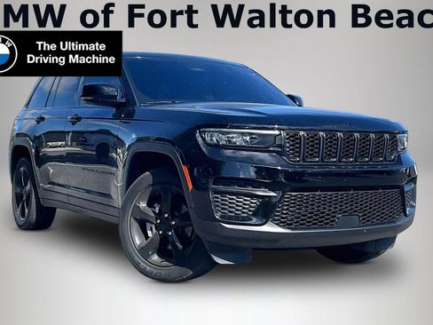 Used 2022 Jeep Grand Cherokee Altitude image 1