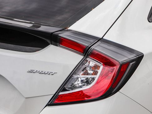 Used 2018 Honda Civic Sport image 9