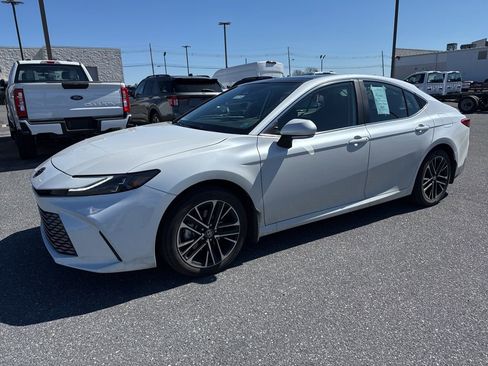 Used 2026 Toyota Camry XLE image 2