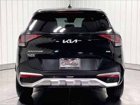 Used 2024 Kia Sportage LX AWD/4WD image 4