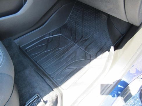 Used 2022 Chevrolet Traverse LT FWD image 35
