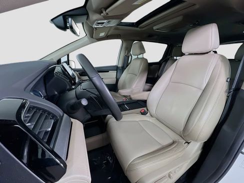 Used 2024 Honda Odyssey Touring image 18