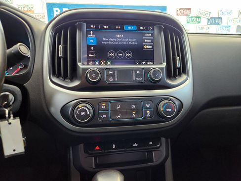 Used 2019 Chevrolet Colorado LT w/ LT Convenience Package image 8