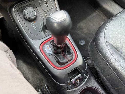 Used 2019 Jeep Compass Trailhawk AWD/4WD image 26
