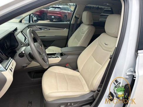 Used 2023 Cadillac XT5 Premium Luxury w/ LPO, Floor Liner Package FWD image 11