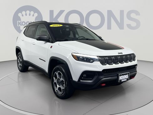 Used 2022 Jeep Compass Trailhawk w/ Trailhawk Elite Group AWD/4WD image 2