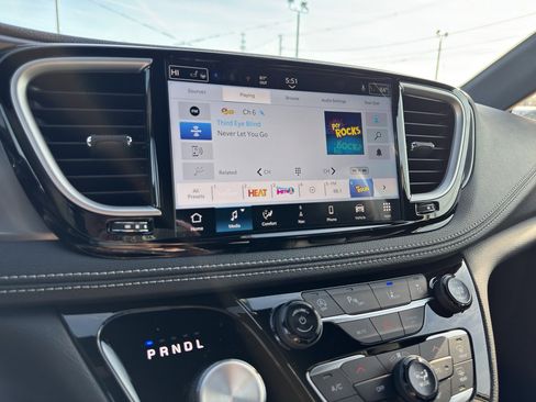 New 2026 Chrysler Pacifica Select AWD/4WD image 22