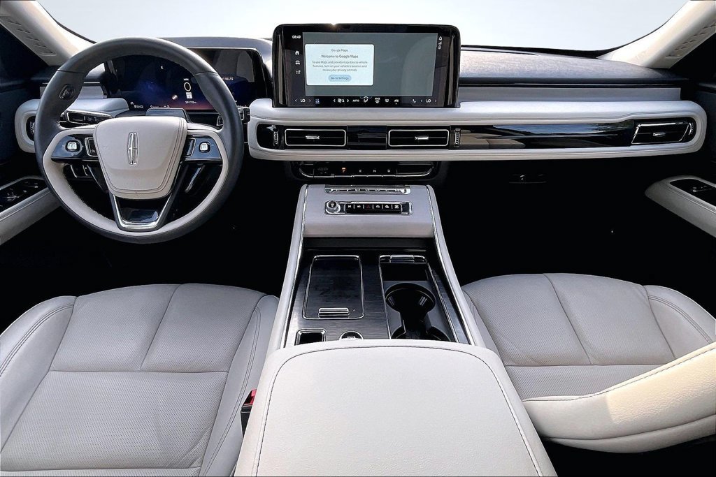 Used 2026 Lincoln Aviator Reserve RWD image 9