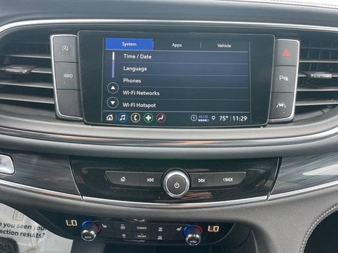 Used 2023 Buick Enclave Essence AWD/4WD image 13