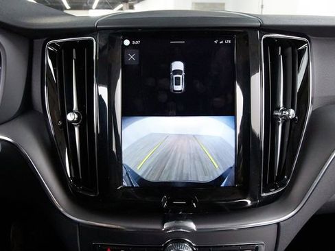 Certified 2025 Volvo XC60 B5 Core AWD/4WD image 14