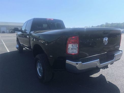 Used 2022 RAM 3500 Tradesman w/ Chrome Appearance Group image 18