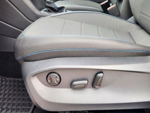 New 2024 Volkswagen Taos SE image 18