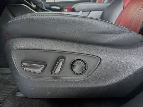 Used 2023 Toyota Highlander XSE AWD/4WD image 18