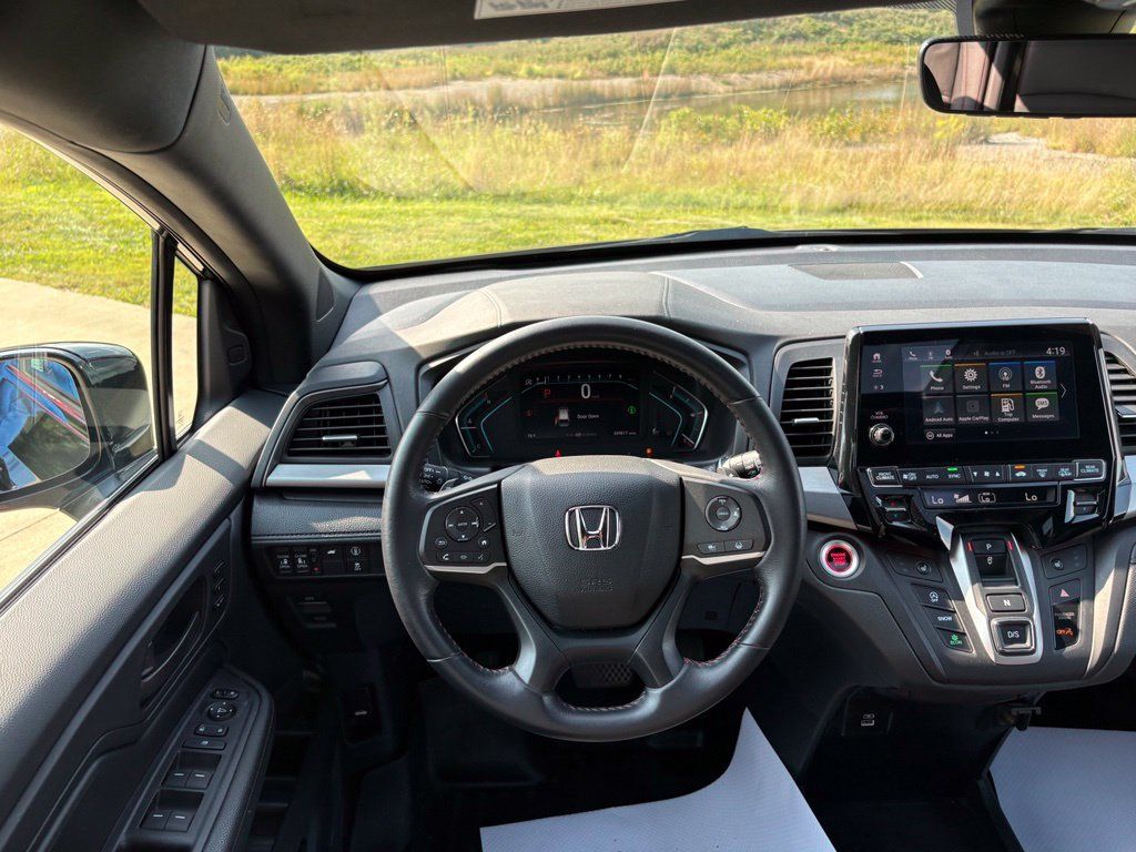 Used 2023 Honda Odyssey Sport image 46