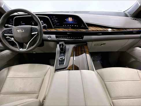 Used 2023 Cadillac Escalade Sport Platinum image 16