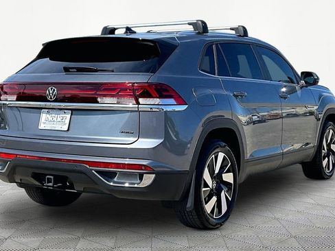 Used 2024 Volkswagen Atlas Cross Sport SE AWD/4WD image 2