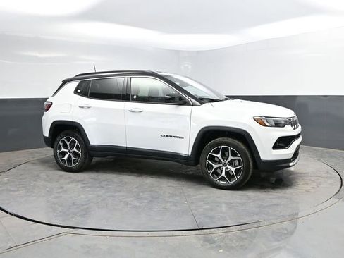 Used 2026 Jeep Compass Limited AWD/4WD image 5
