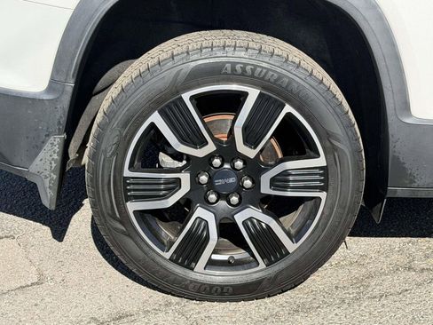 Used 2019 GMC Acadia SLT w/ Black Edition image 25