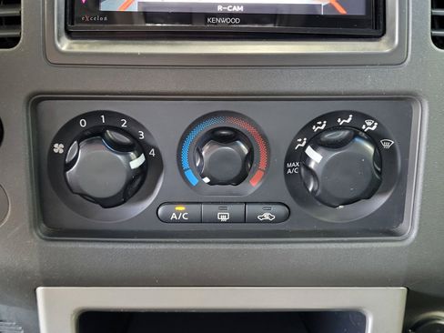 Used 2008 Nissan Pathfinder S RWD image 13