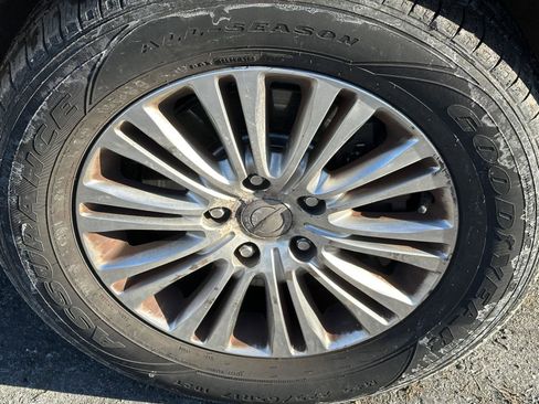 Used 2014 Chrysler Town & Country Touring-L image 10