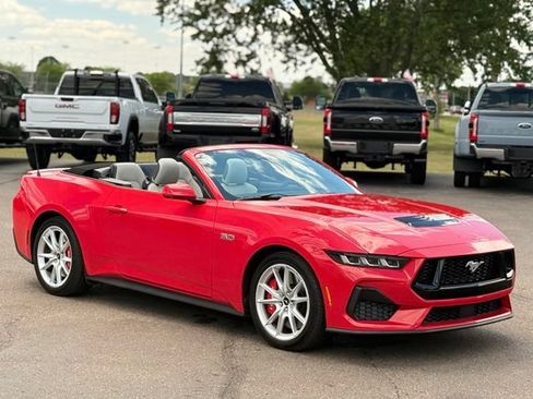 Used 2025 Ford Mustang GT Premium RWD image 37