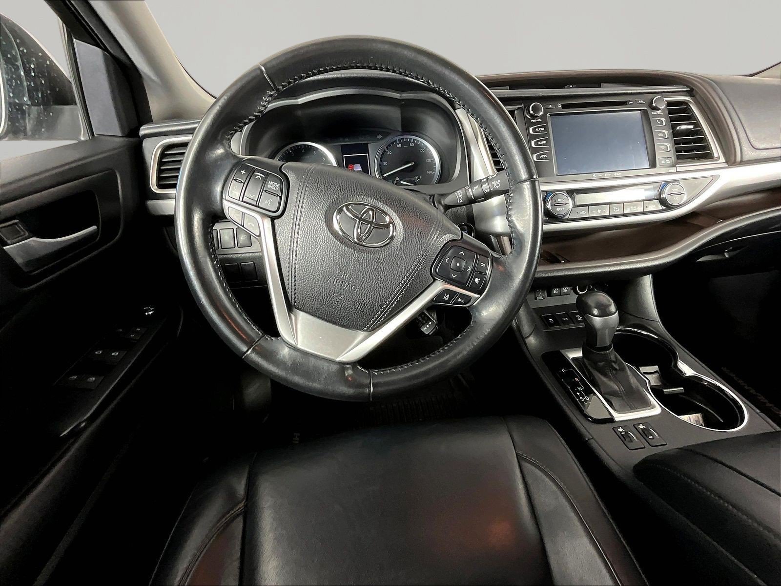 Used 2017 Toyota Highlander XLE AWD/4WD image 8