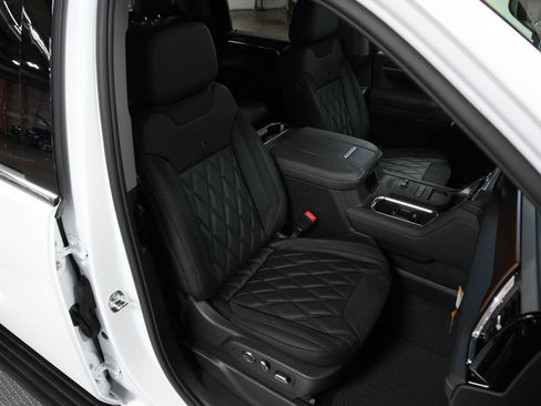 New 2025 GMC Sierra 2500 Denali w/ Denali Reserve Package image 18