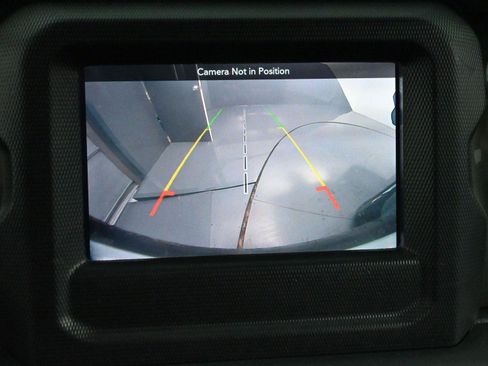 Used 2019 Jeep Wrangler Unlimited Sahara w/ Cold Weather Group image 20