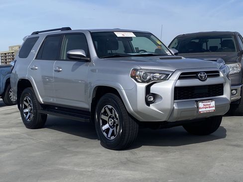 Certified 2024 Toyota 4Runner TRD Off-Road image 2