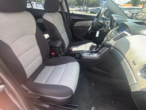 Used 2014 Chevrolet Cruze LS FWD image 15