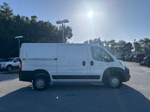 Used 2025 RAM ProMaster 2500 w/ U-Haul Equipment Group FWD image 8