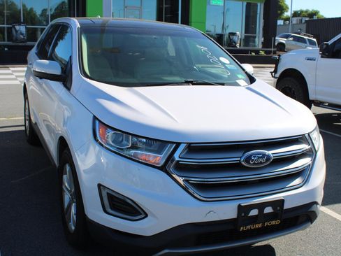 Used 2017 Ford Edge SEL w/ Equipment Group 201A FWD image 3