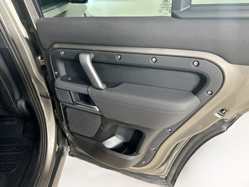 Used 2022 Land Rover Defender 110 X-Dynamic SE image 40