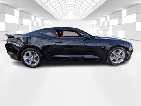 Used 2021 Chevrolet Camaro LT image 6