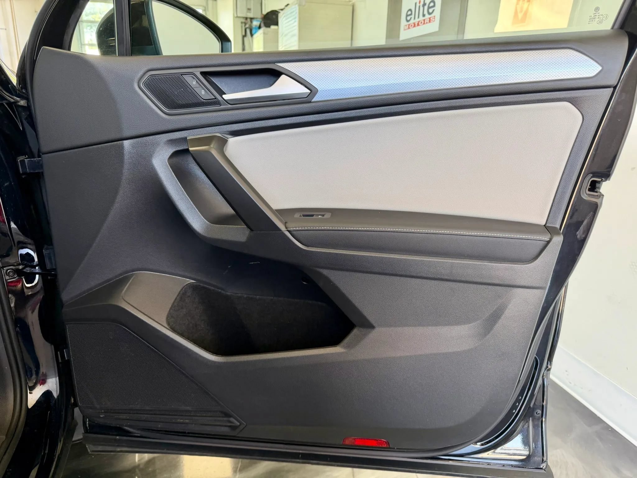 Used 2022 Volkswagen Tiguan S AWD/4WD image 33