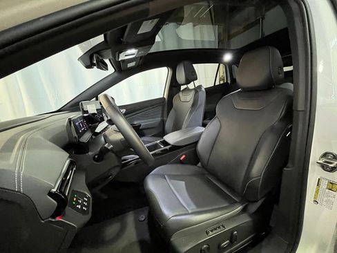 Used 2023 Volkswagen ID.4 Pro S image 10