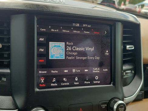 Used 2019 RAM 1500 Classic SLT w/ Luxury Group image 24