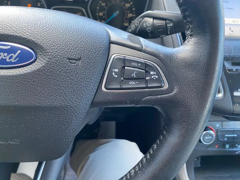 Used 2016 Ford Focus Titanium FWD image 15