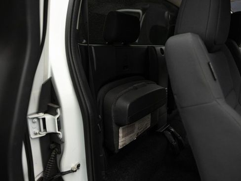 Used 2019 Nissan Frontier SV image 15