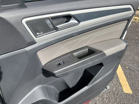 Used 2022 Volkswagen Atlas Cross Sport SEL Premium R-Line image 16