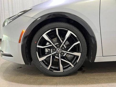 Used 2023 Toyota Prius Prime Premium FWD image 23