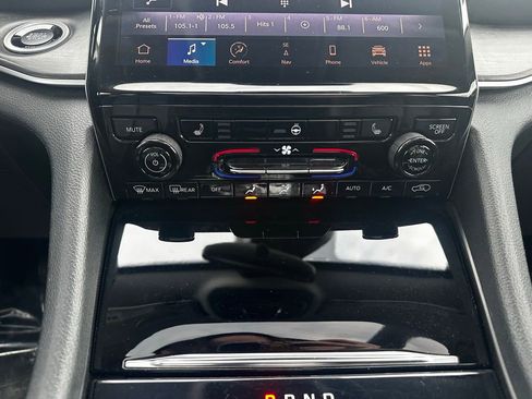 Used 2023 Jeep Grand Cherokee Limited image 9