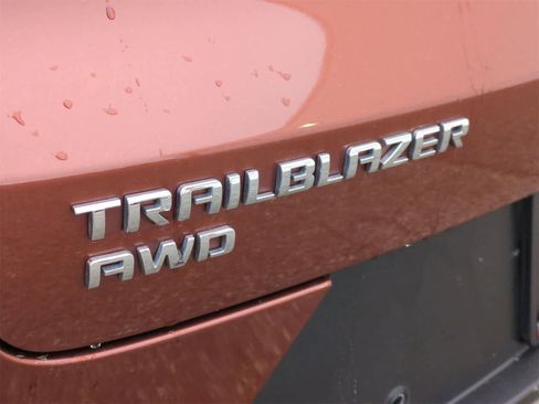 Used 2021 Chevrolet TrailBlazer ACTIV w/ Sun and Liftgate Package image 13