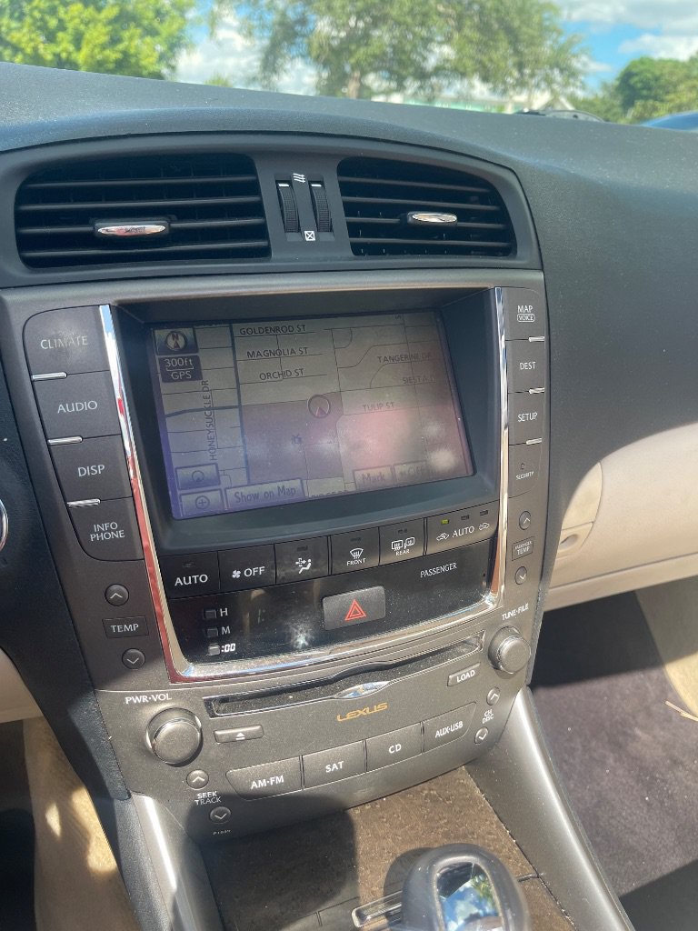 Used 2010 Lexus IS 350C RWD image 12