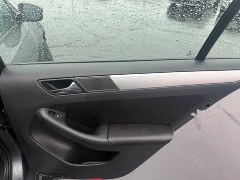 Used 2011 Volkswagen Jetta TDI image 15