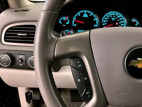Used 2012 Chevrolet Suburban LT AWD/4WD image 18