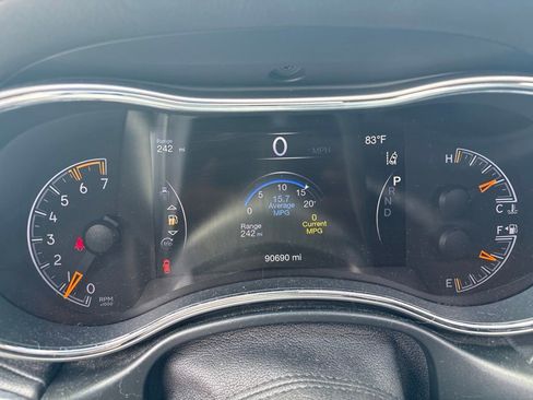 Used 2020 Jeep Grand Cherokee Overland AWD/4WD image 16