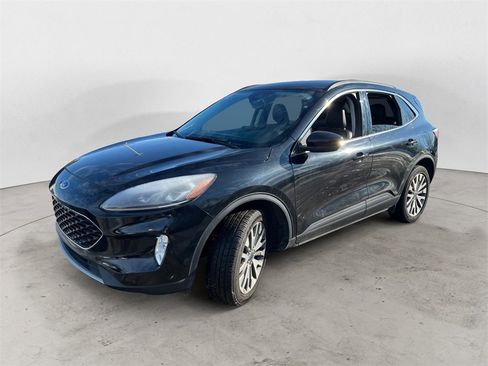 Used 2022 Ford Escape Titanium image 6